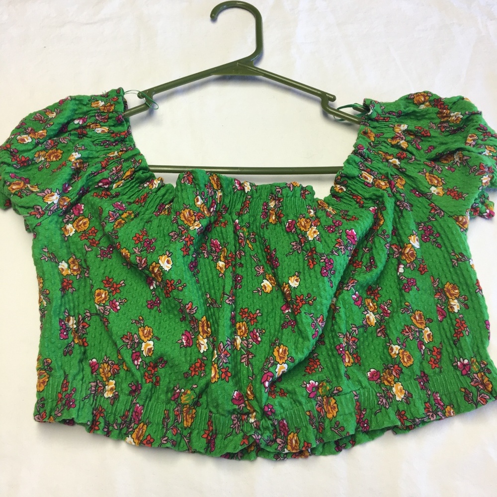 TOPSHOP GREEN OFF THE SHOULDER CROP TOP NWT